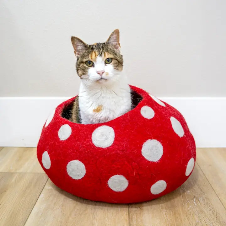 Eco Wool Red Mushroom Pet Cave